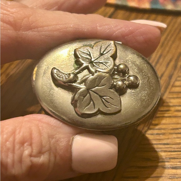 Old Tiny Silver Trinket or Pill Box - Picture 2 of 8